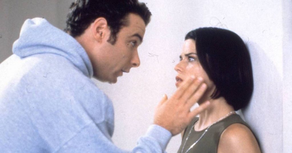 Liev Shreiber and Neve Campbell in Scream 2